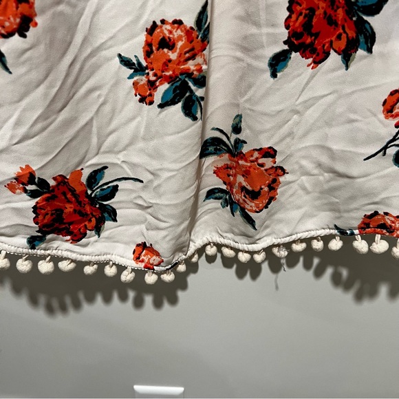 Fun floral cover up with tassels - Picture 5 of 7